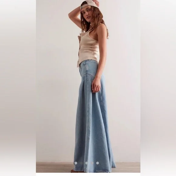 Free People Pandora Wide Leg Jeans We The Free Pleated Front Pocket LightIndigo - Picture 1 of 16